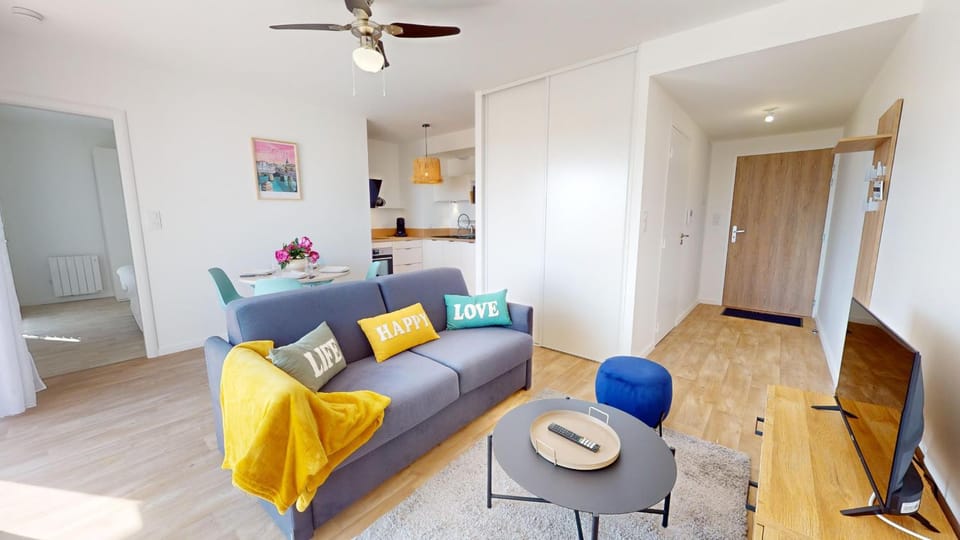 Communal lounge/ TV room, Living room