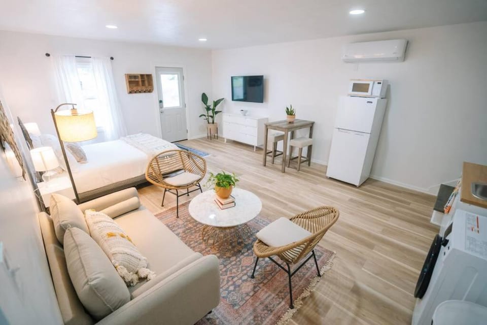 The Guest House at 5th & Carter Apartment in Columbia