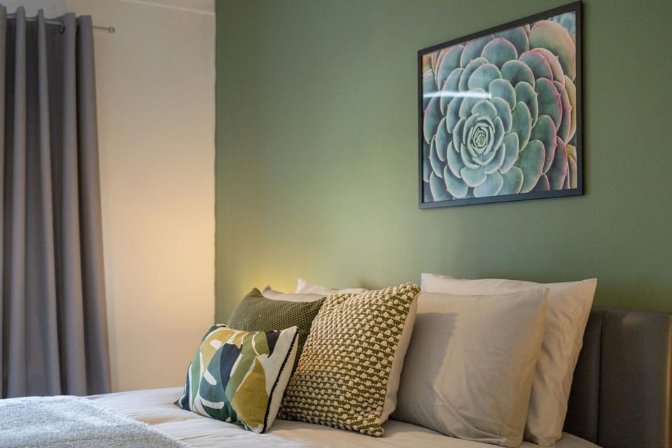 Bed, Decorative detail, Bedroom