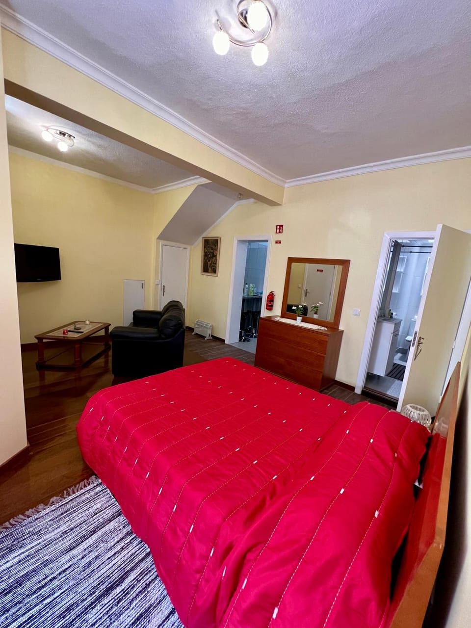 Bed, TV and multimedia, Living room, Bedroom