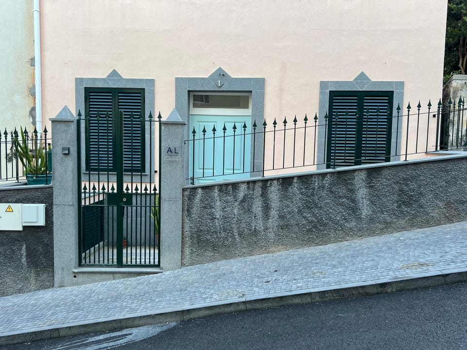 Facade/entrance, Day