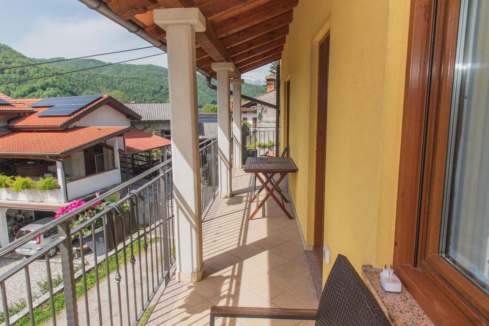 Patio, Day, Balcony/Terrace, Mountain view