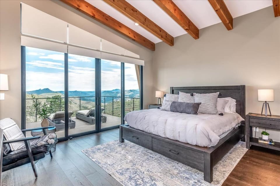 Hot Tub and Scenic Views at The Bailey Lodge House in Bailey
