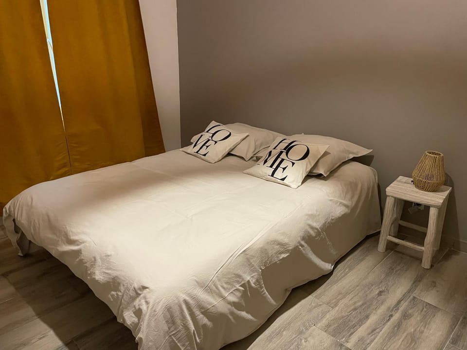 Appartement coquet dans le centre de Mèze Apartment in Mèze