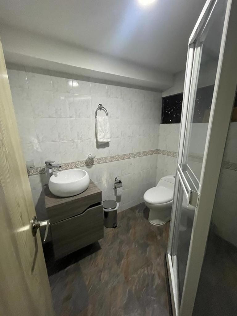501-Duplex parking private gran vista central a 8 min del norte y centro Apartment in Cali