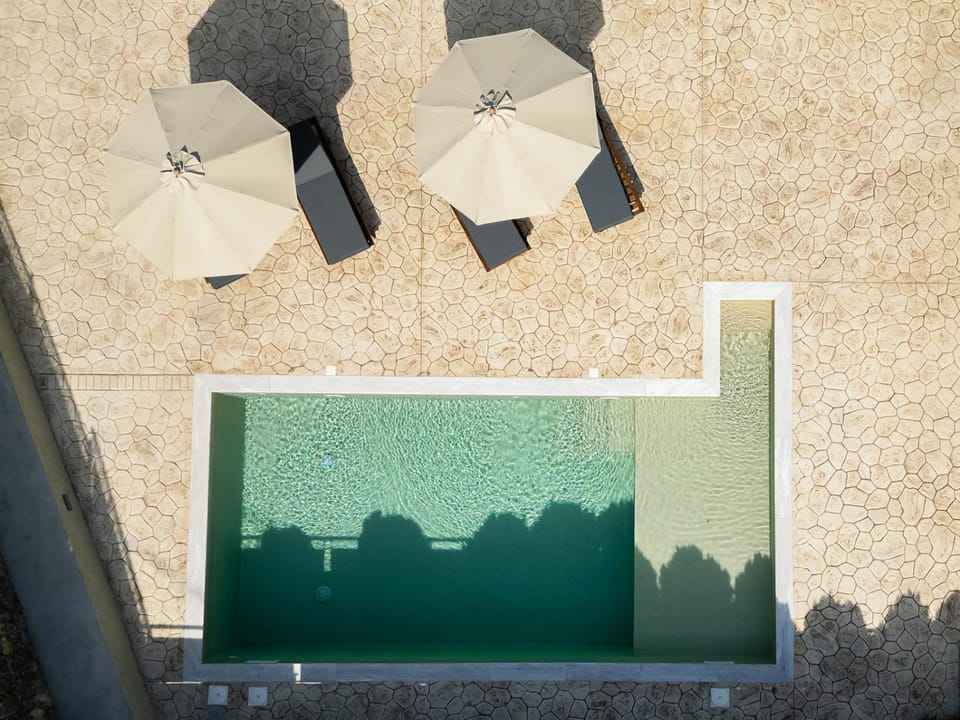 Swimming pool, sunbed