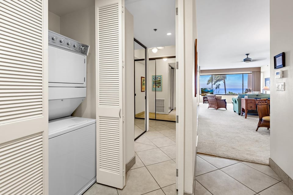 Ocean front remodeled corner unit w/ ac - sk234 House in Napili-Honokowai