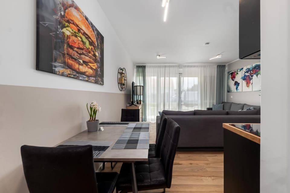 Living room, Dining area