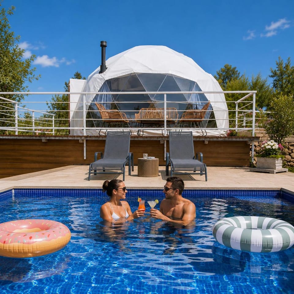 Property building, Swimming pool, Drinks