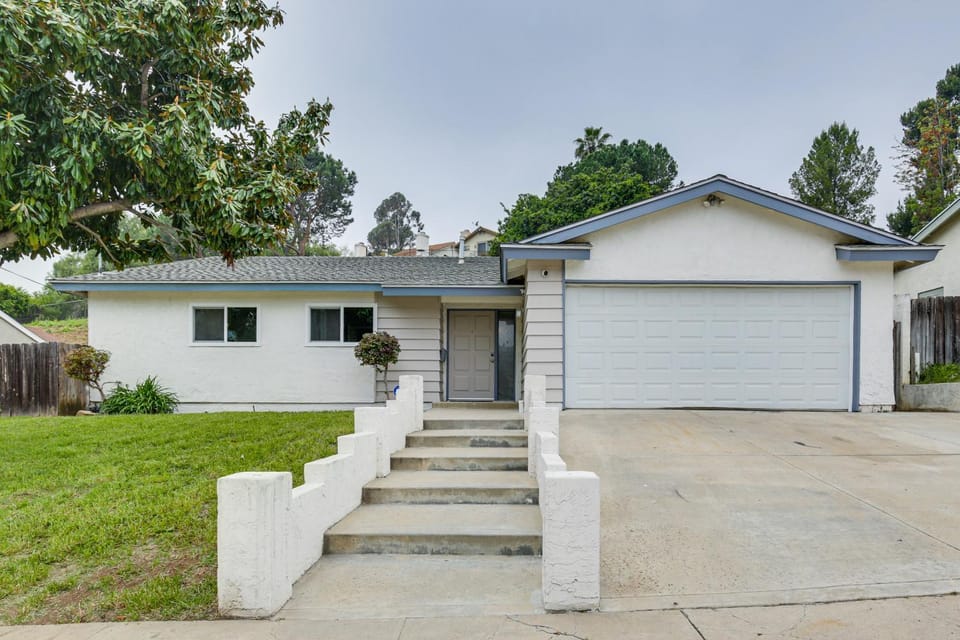 Fireplace, Hot Tub, Patio and BBQ San Diego Home House in Spring Valley