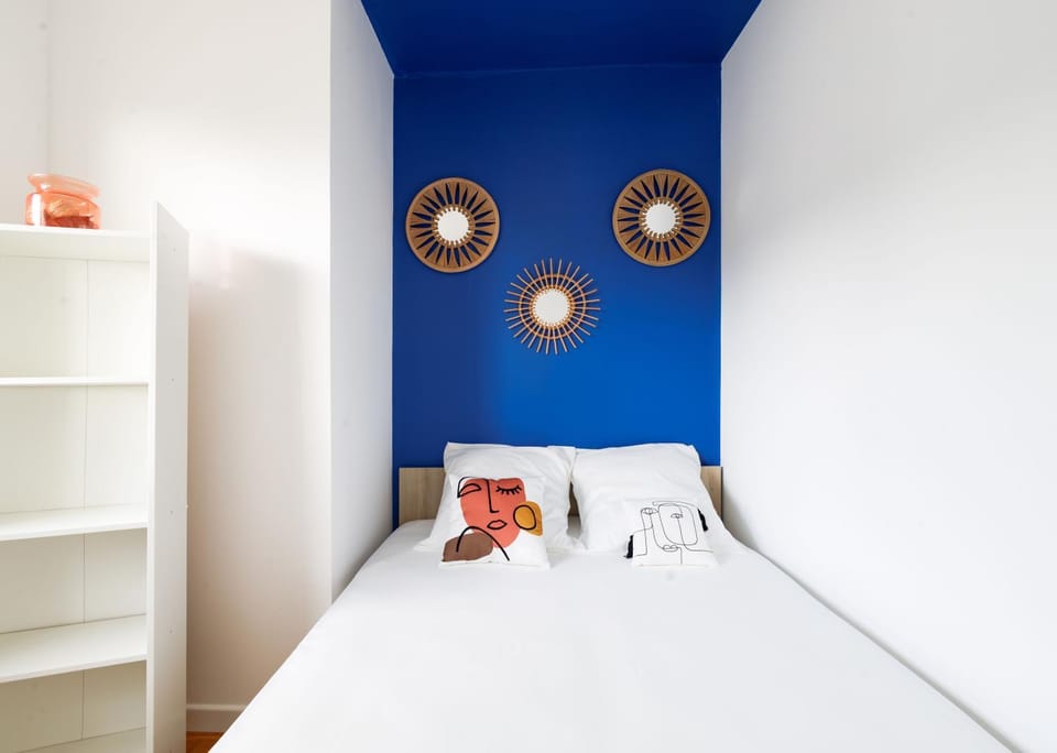 Bed, Photo of the whole room, Bedroom