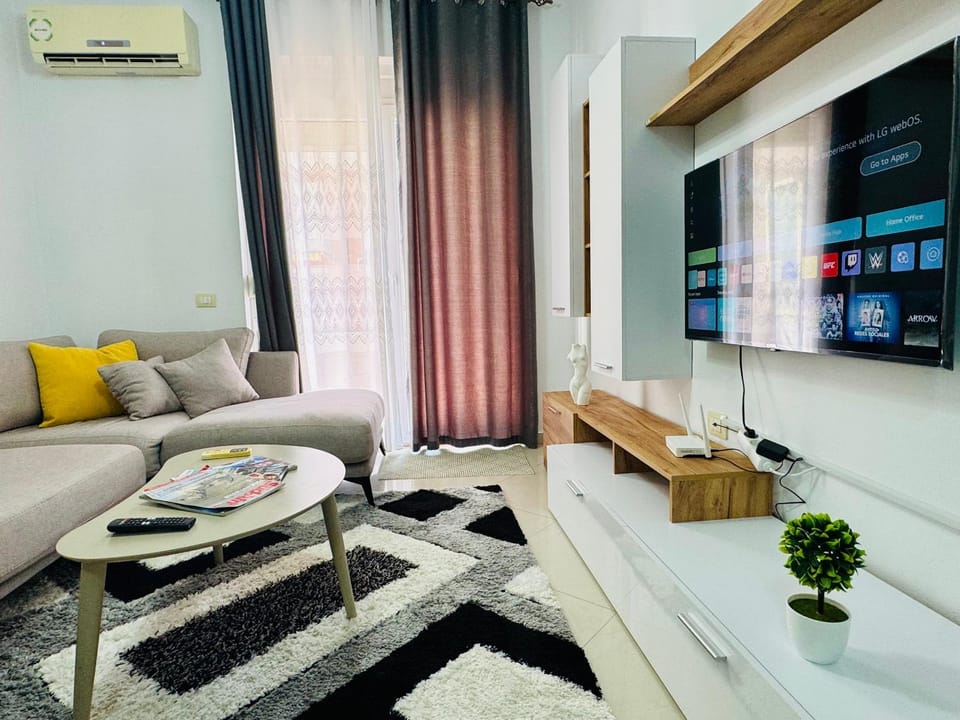 TV and multimedia, Living room, Seating area, air conditioner