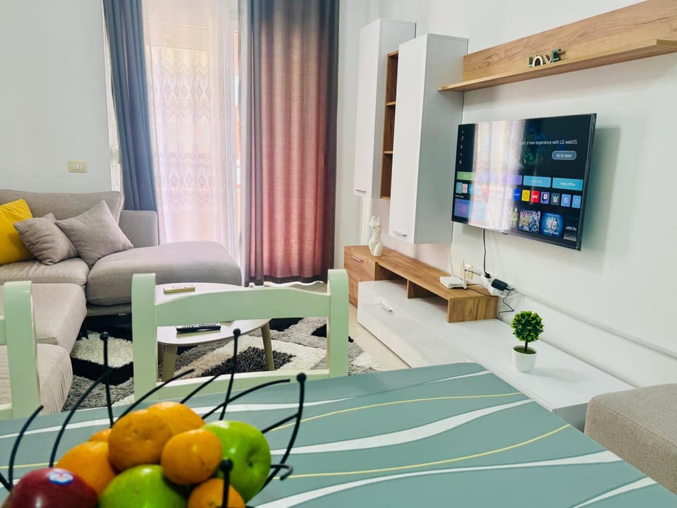 TV and multimedia, Living room, Seating area