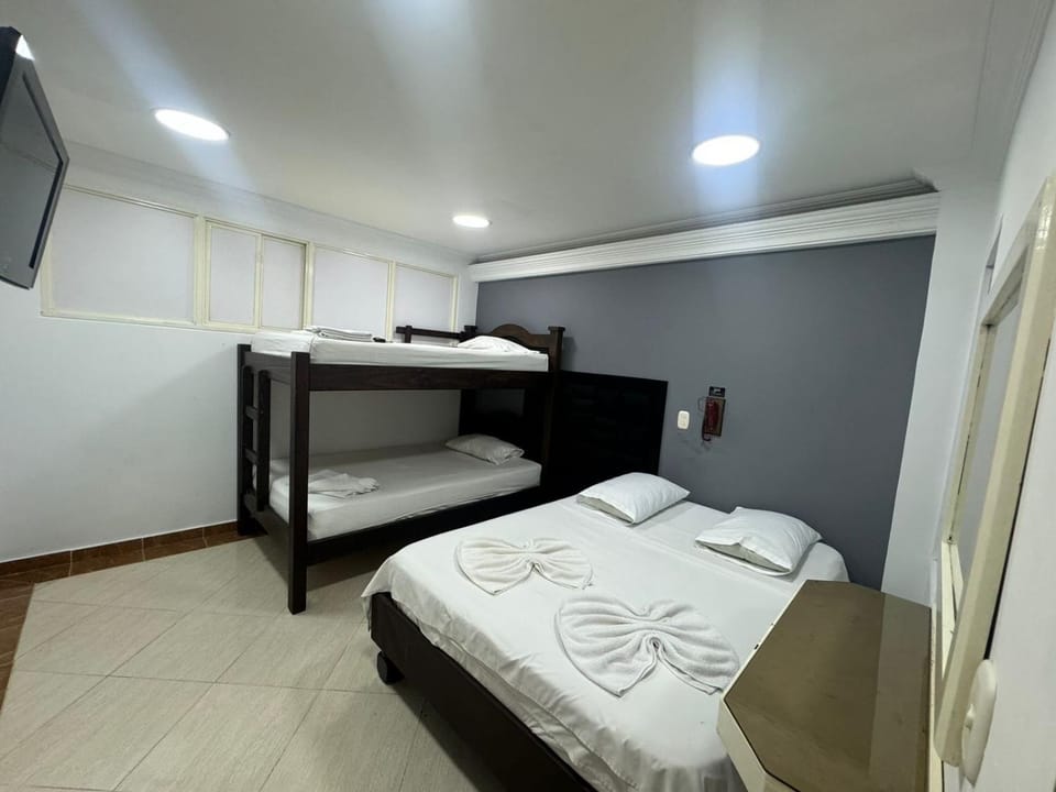 Bed, Photo of the whole room, bunk bed, towels