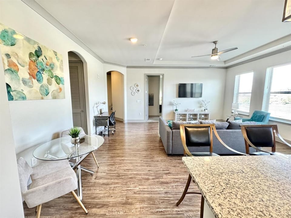 Buckhead Oasis - Spacious 2bd, 2ba with Private Balcony Apartment in Buckhead