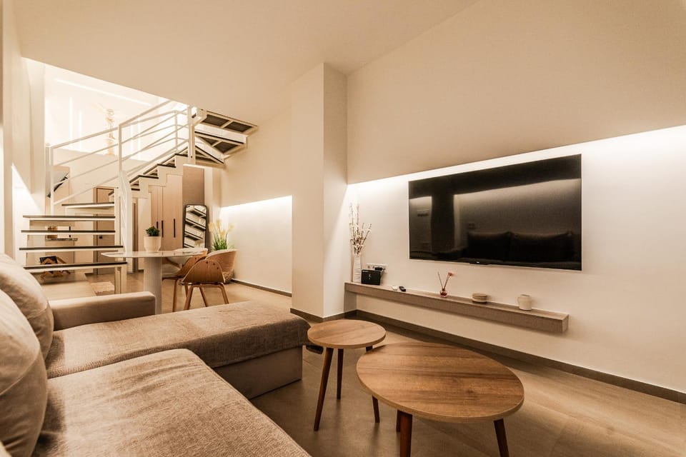 TV and multimedia, Living room, Seating area