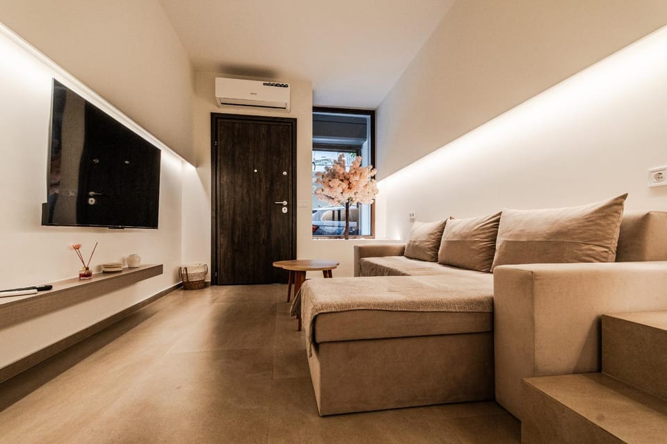 TV and multimedia, Living room, Seating area, air conditioner