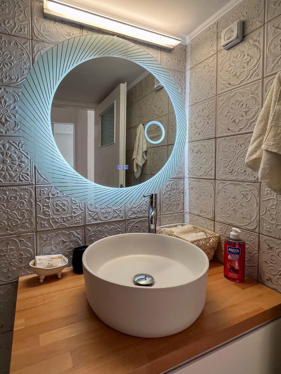 Raise Varkiza Serenity Suite Apartment in East Attica Regional Unit, Greece