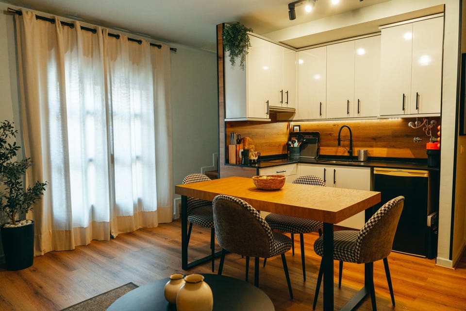 Kitchen or kitchenette, Living room, Dining area