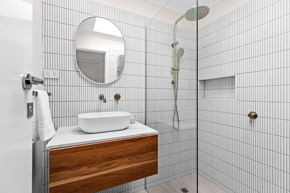 Capel Coastal Escape Villa in Melbourne