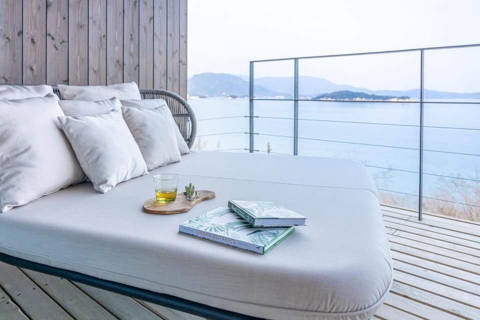 Natural landscape, View (from property/room), Balcony/Terrace, Photo of the whole room, Sea view