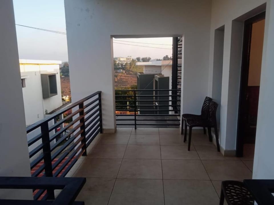 OOTY LIMRA HOLIDAY INN cottage Villa in Ooty