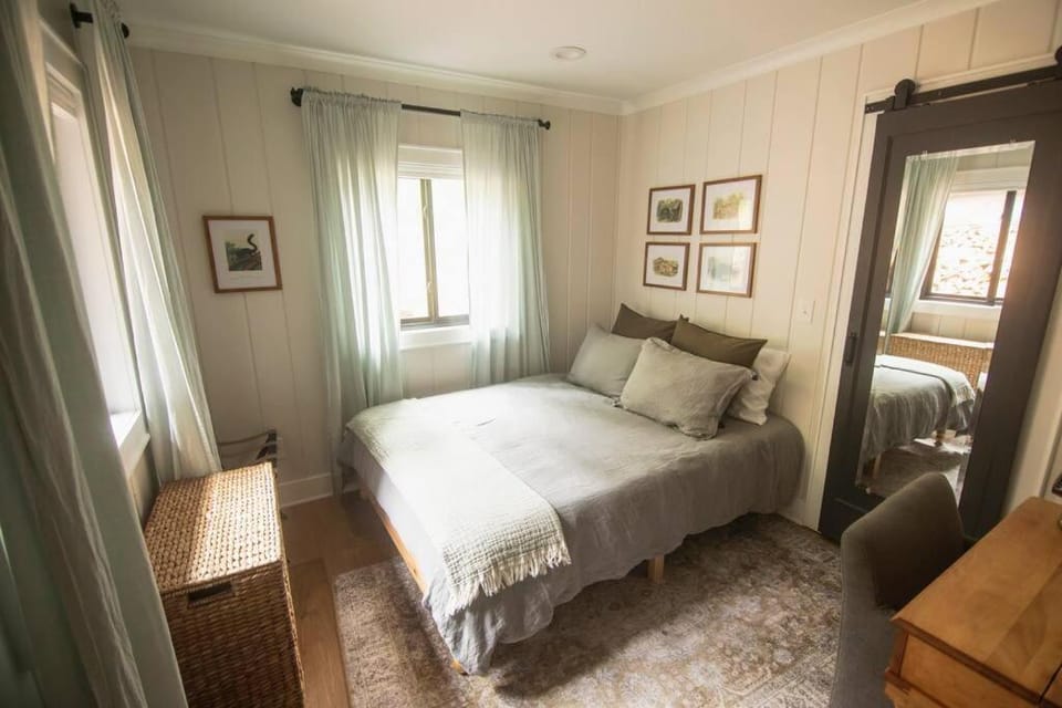 Luxury Mountain Cabin with Views, Hot Tub, Fire Pit, by Forest & Peak Retreats Cabin in Cascade-Chipita Park