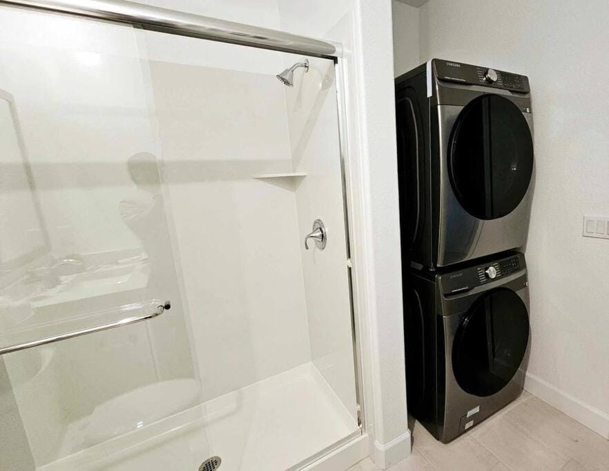 Couple's Getaway Kitchenette Washer & Private Bath Apartment in Stockton