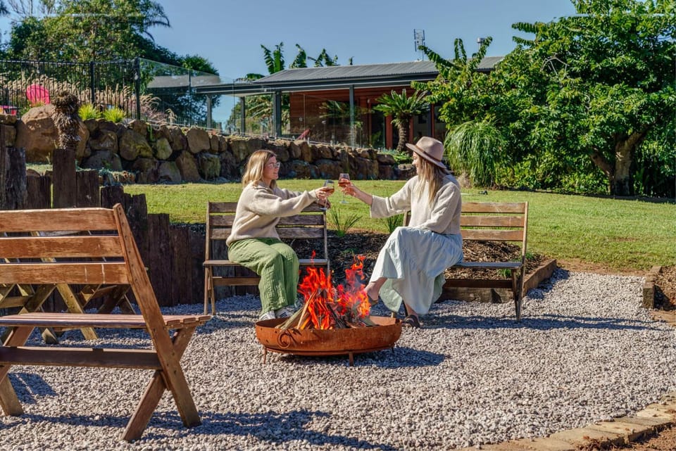 Spring, Day, Garden, Guests, Garden view, group of guests, fireplace