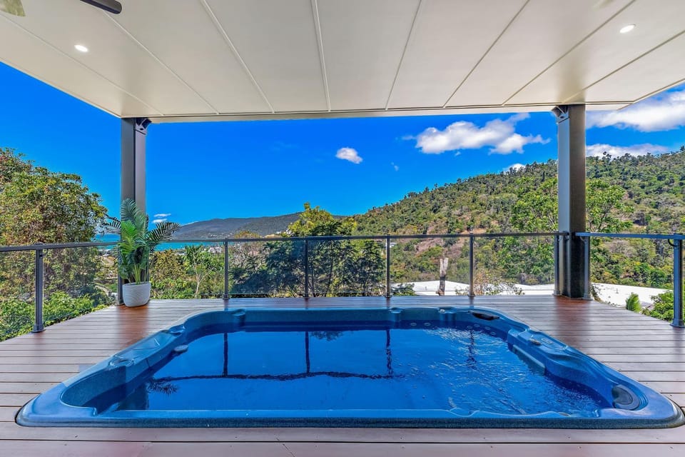 Airlie Nights House in Airlie Beach