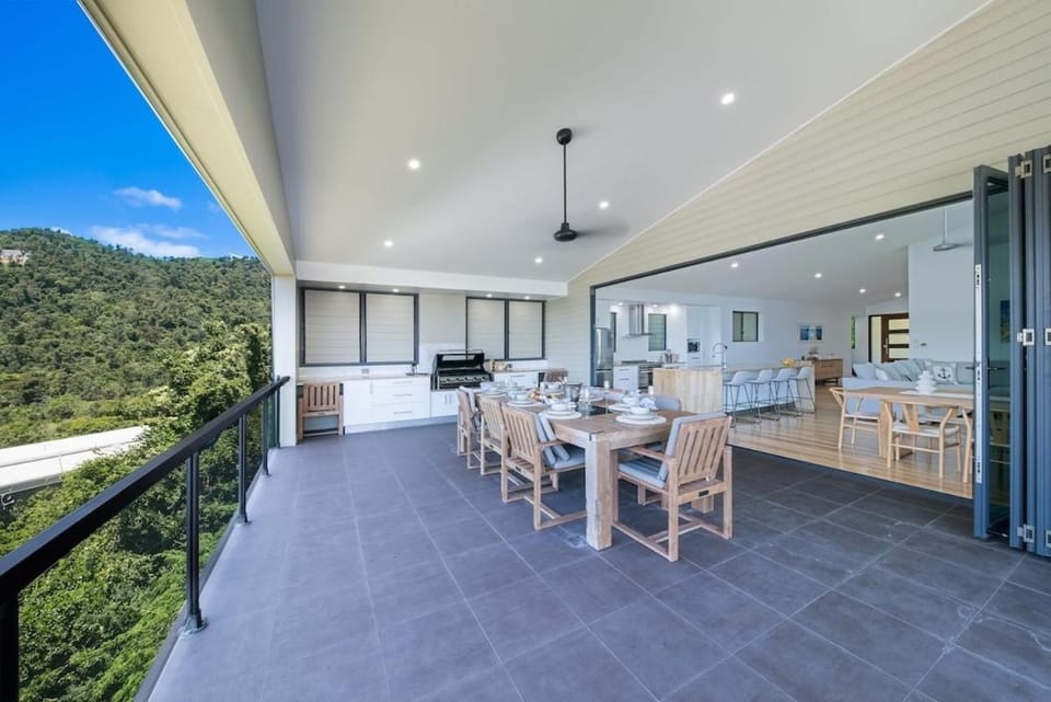 Airlie Nights House in Airlie Beach