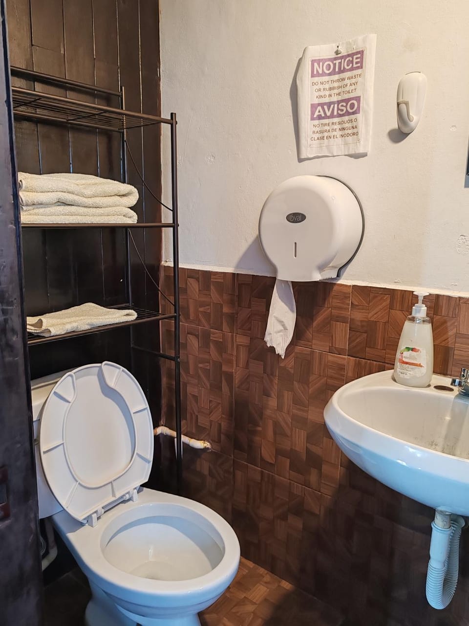 Toilet, Bathroom, towels
