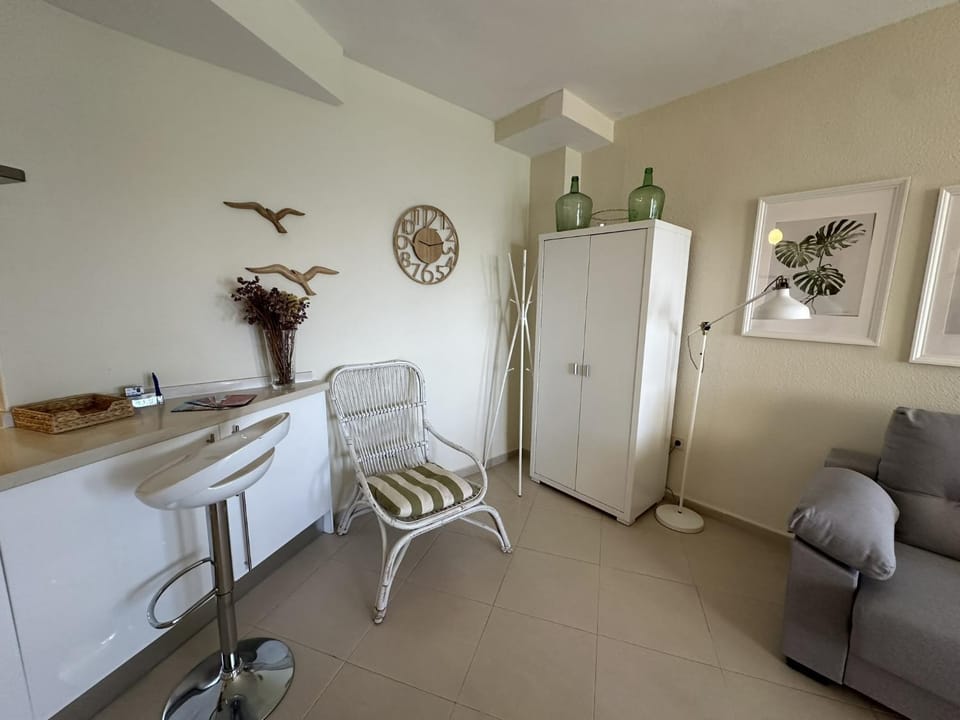Communal lounge/ TV room, Living room, Dining area