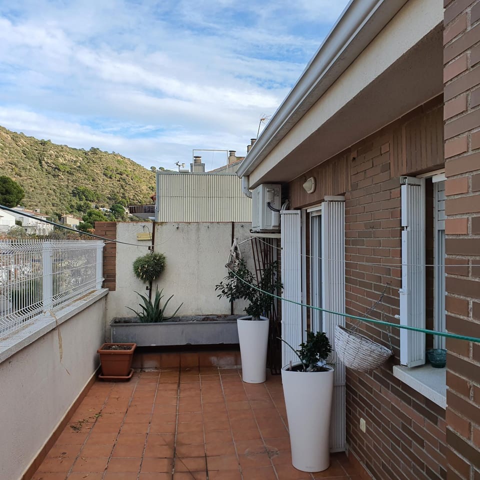 Property building, Day, View (from property/room), Balcony/Terrace