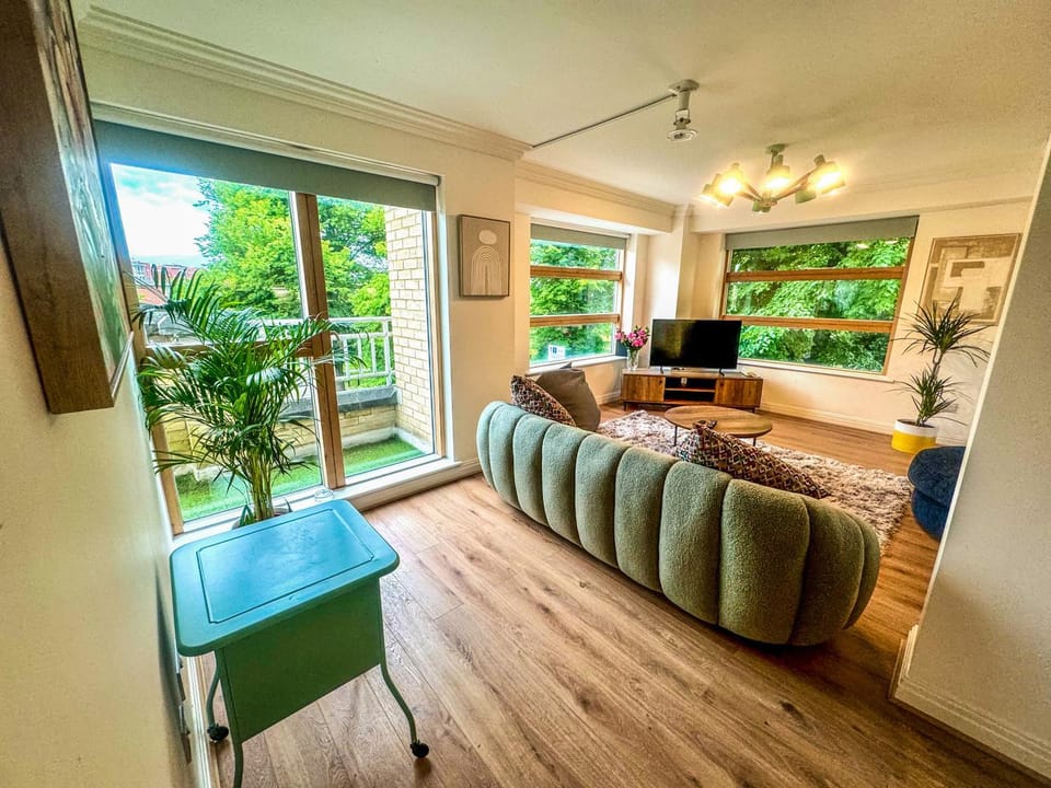 Plum Tree Penthouse Apartment in Cambridge