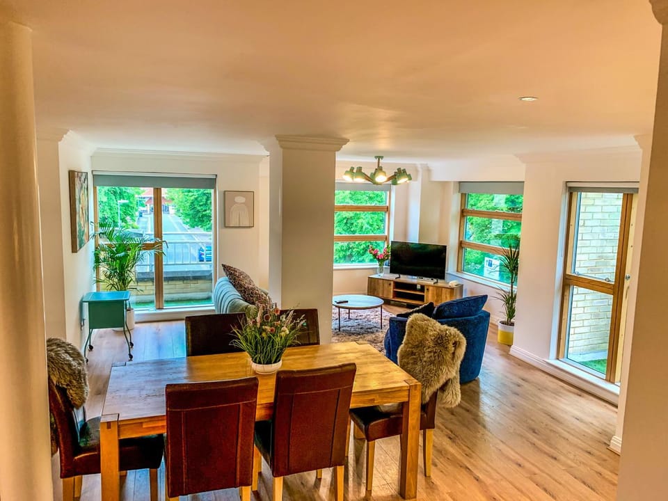 Plum Tree Penthouse Apartment in Cambridge