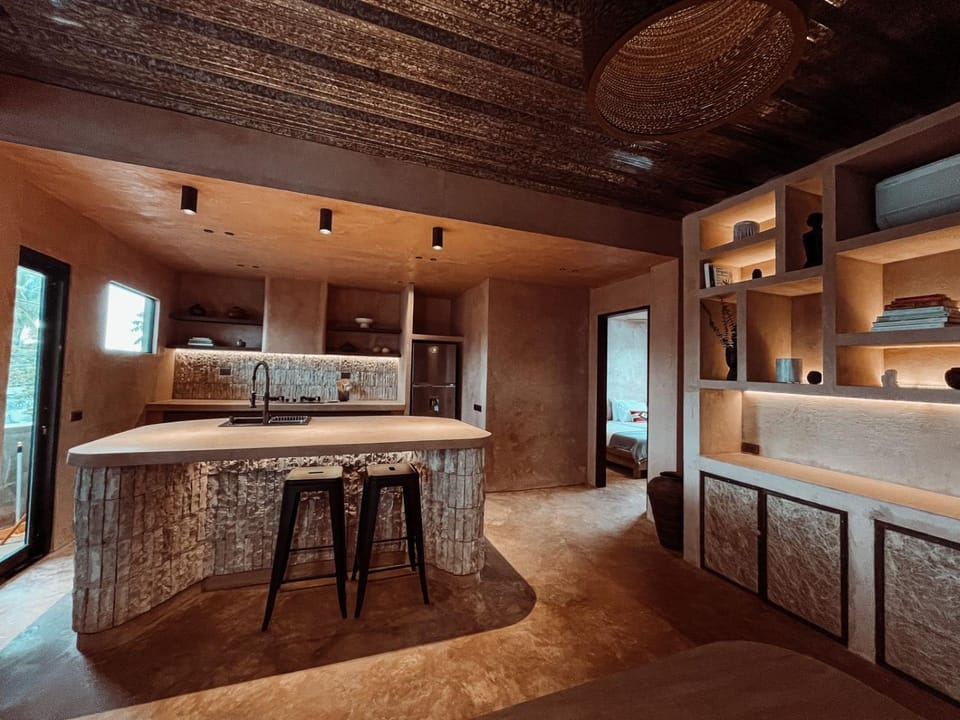 The Rover Siargao - Loft Apartment in General Luna