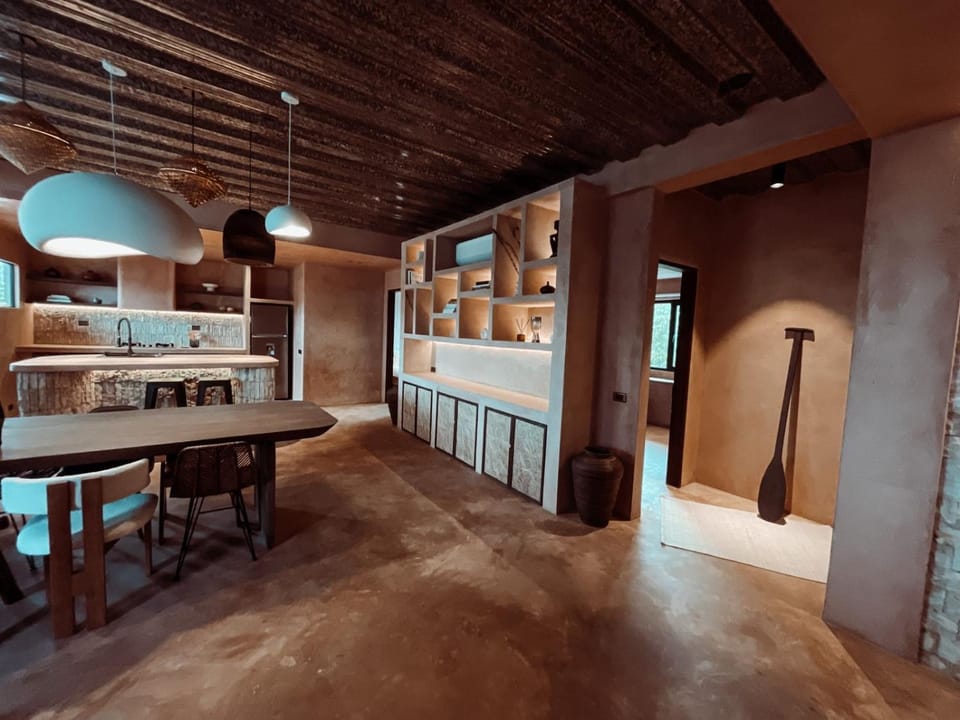 The Rover Siargao - Loft Apartment in General Luna