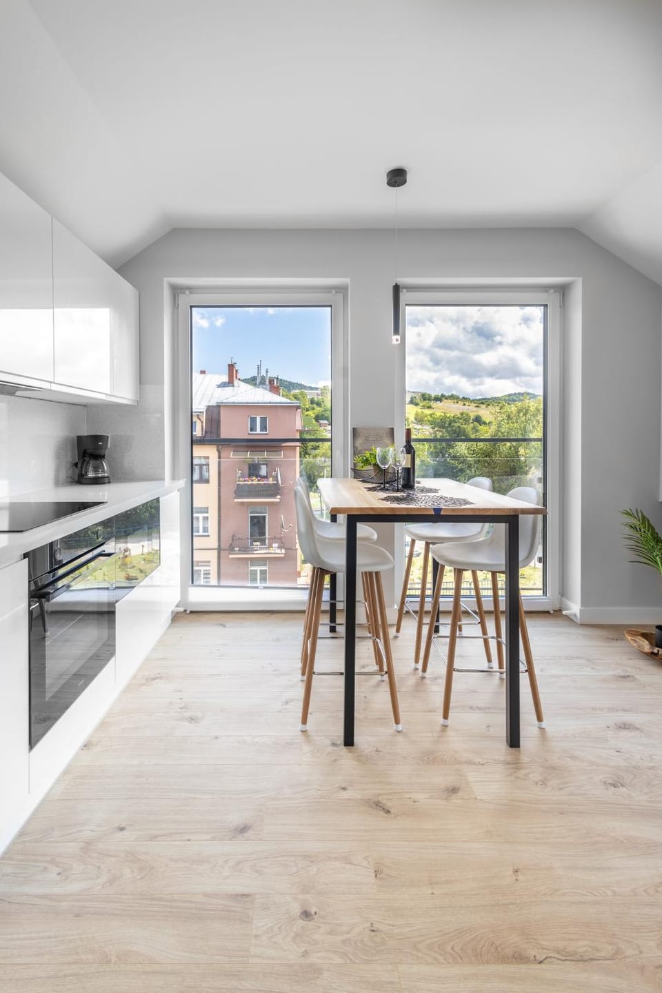 View (from property/room), Kitchen or kitchenette, Dining area