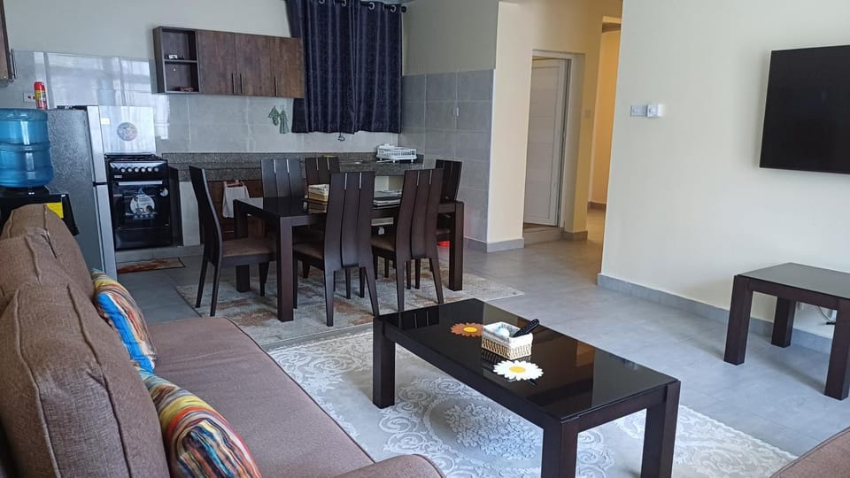TV and multimedia, Kitchen or kitchenette, Living room, Dining area
