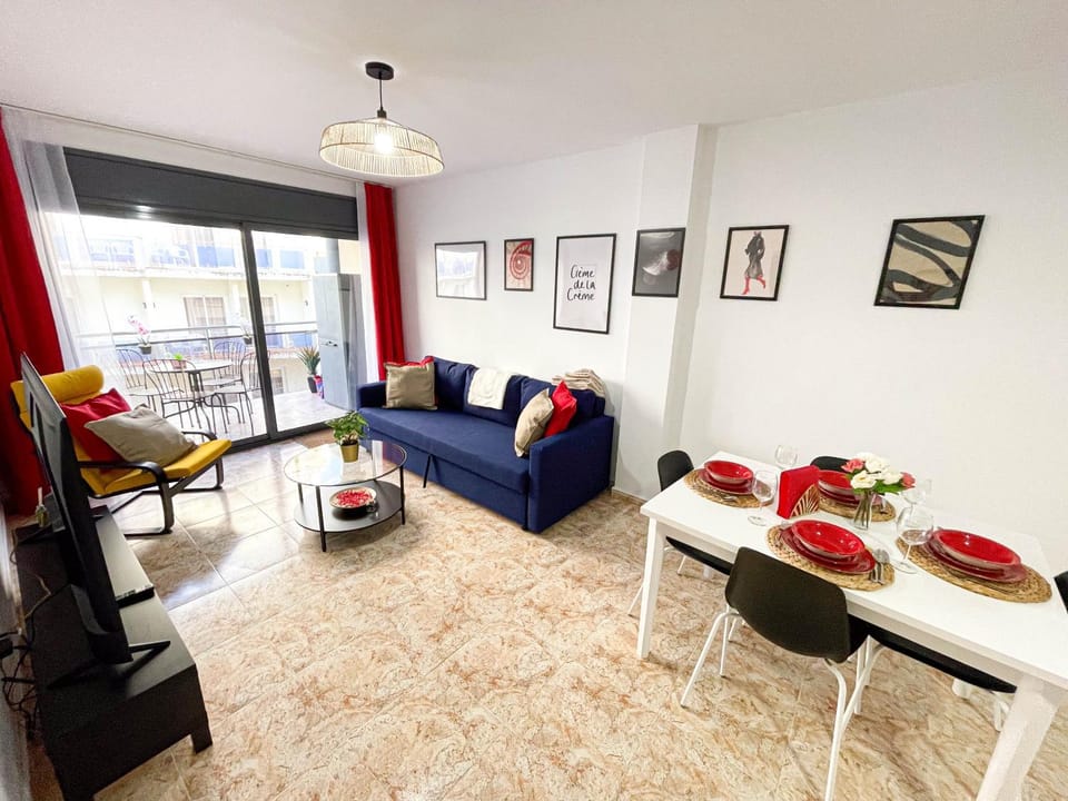 Red Apartment Lloret Apartment in Lloret de Mar