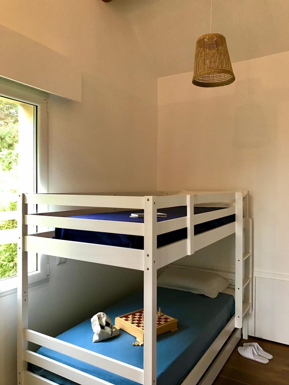 Game Room, bunk bed