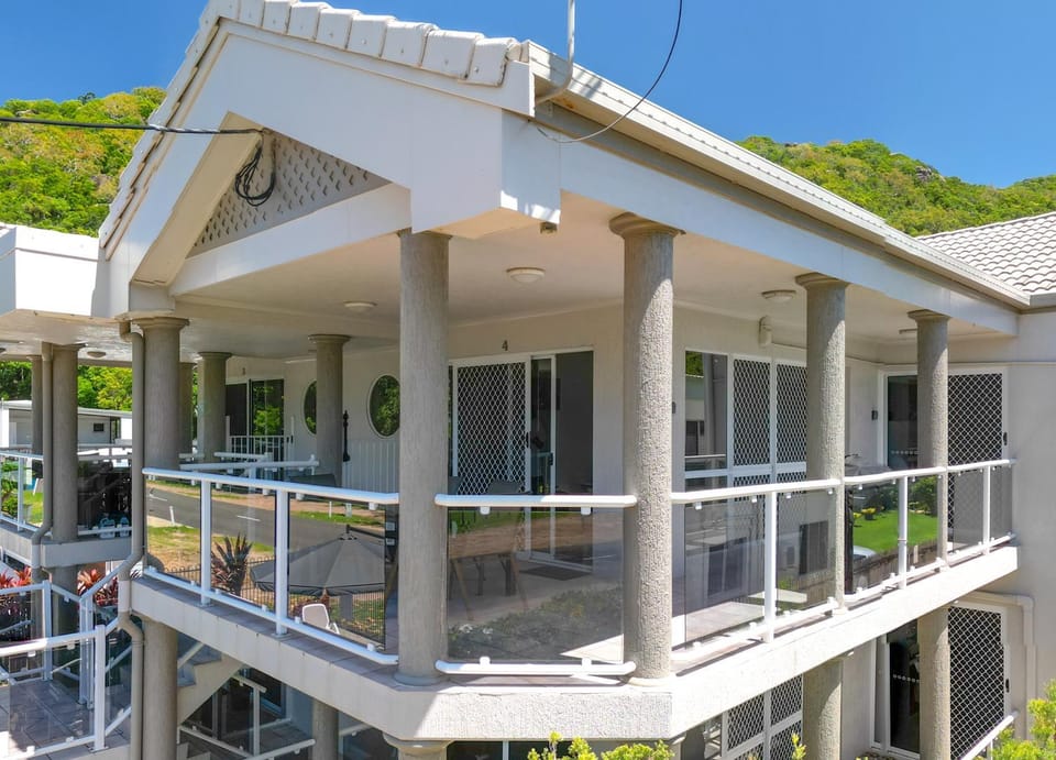 Property building, Balcony/Terrace