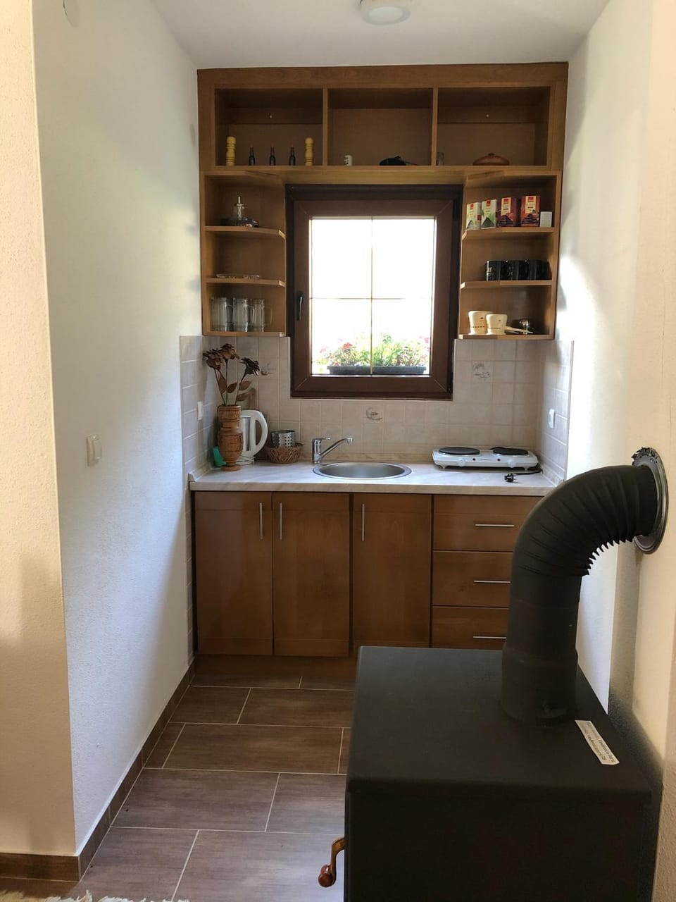 Kitchen or kitchenette