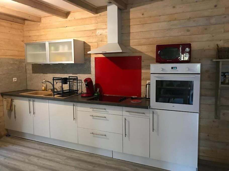 dishwasher, pet friendly, stove