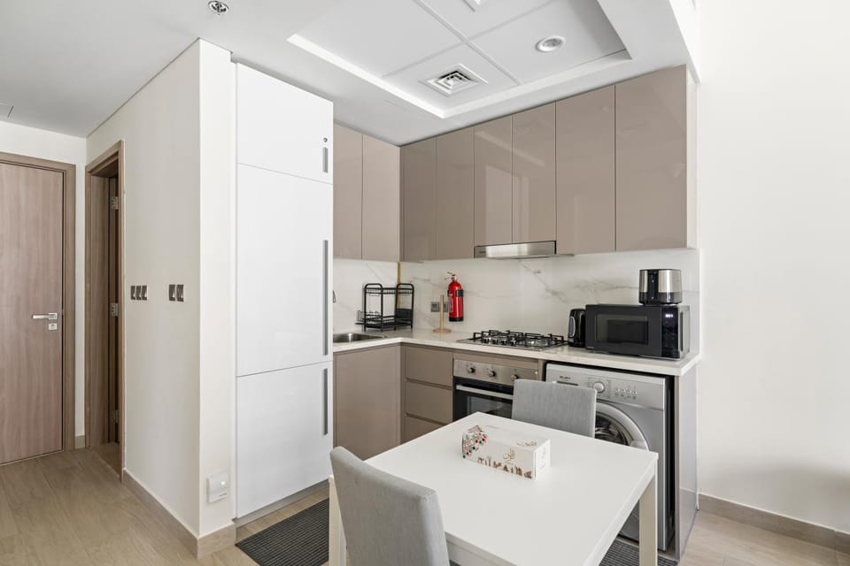 Beautiful 1 BR with Gym, Pool & Kid's Playground Apartment in Dubai
