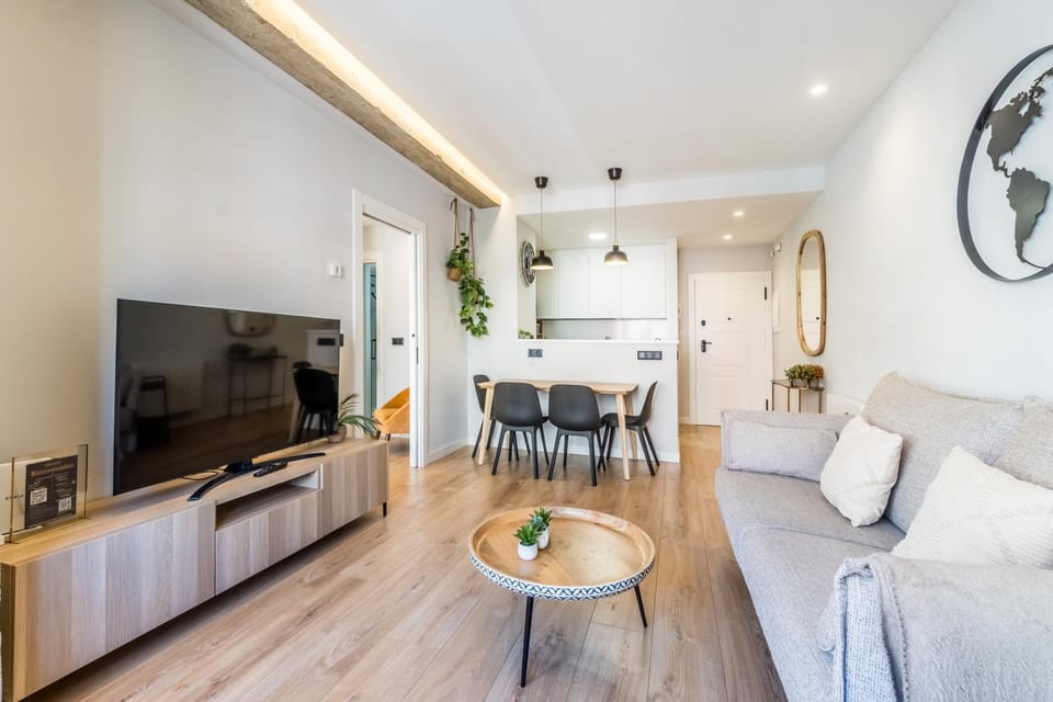 TV and multimedia, Kitchen or kitchenette, Living room, Dining area