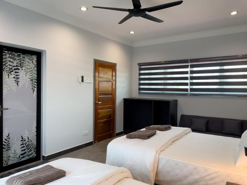 Photo of the whole room, Bedroom