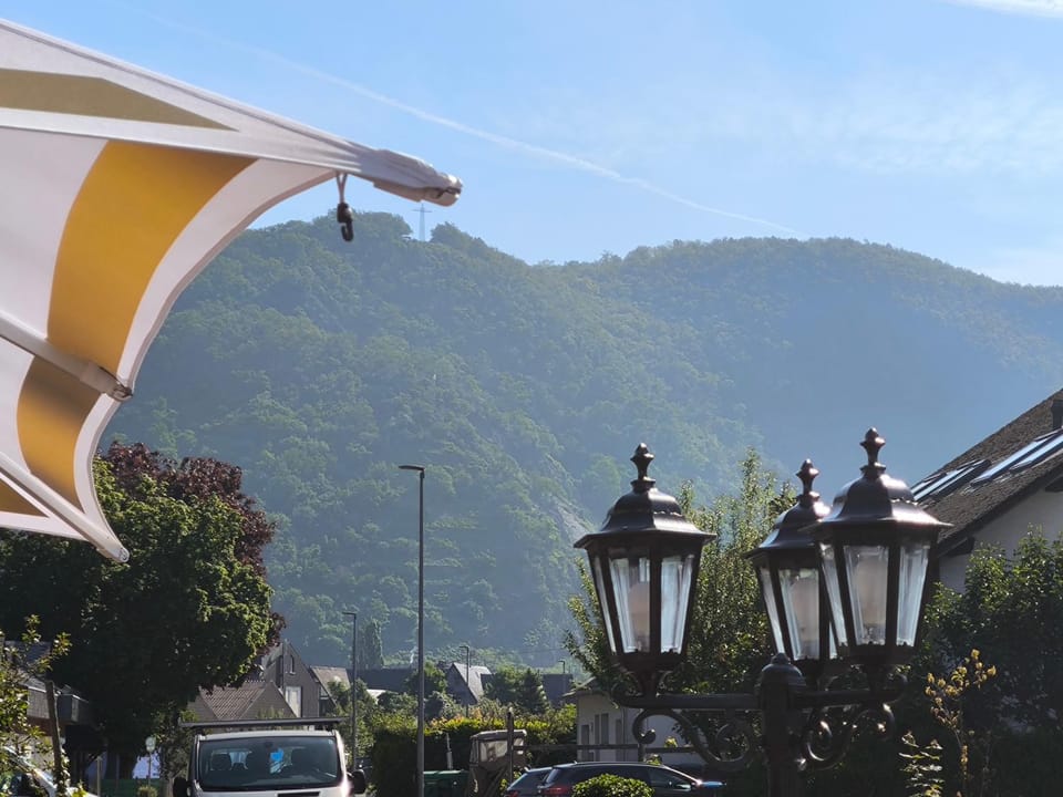 Day, Neighbourhood, Natural landscape, Mountain view
