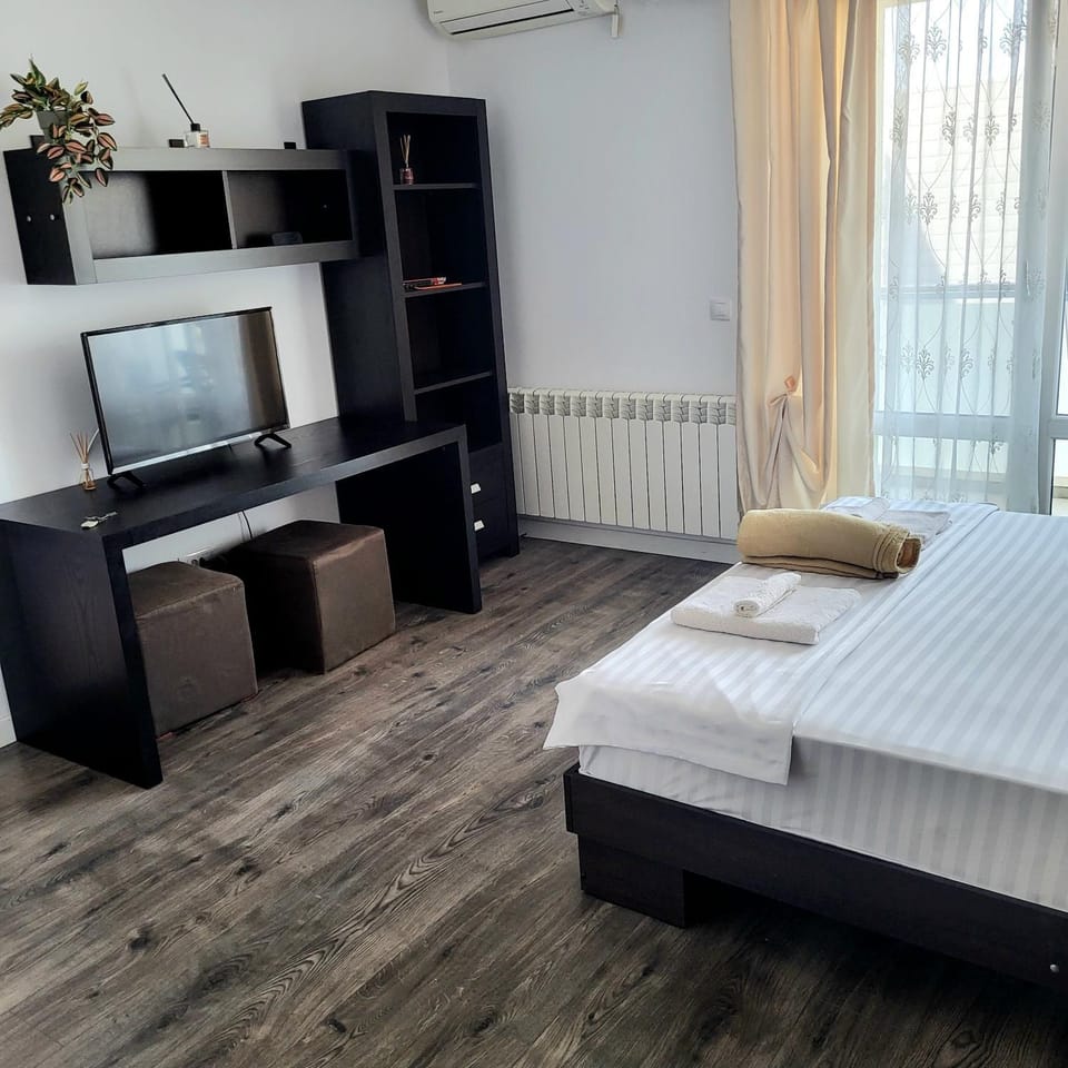 TV and multimedia, Bedroom, wardrobe
